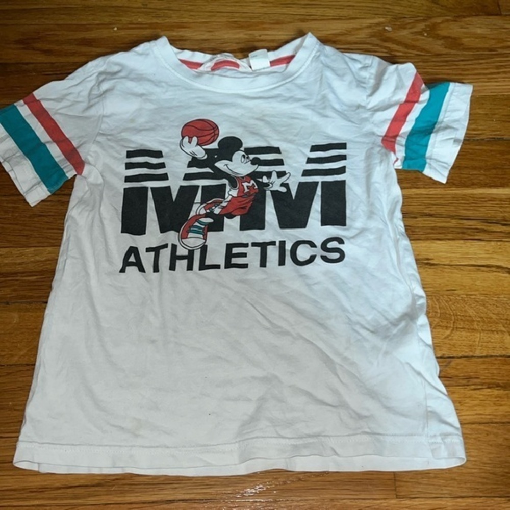 Kids Disney Mickey Mouse H&M basketball t shirt EUC 6/7 fit is 5T.